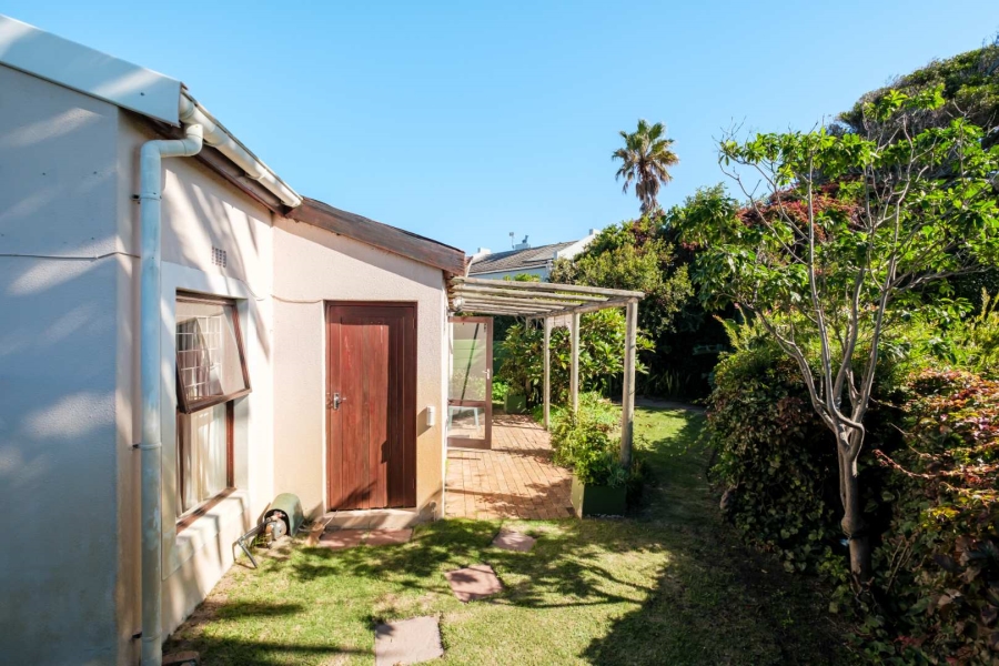 3 Bedroom Property for Sale in Lakeside Western Cape